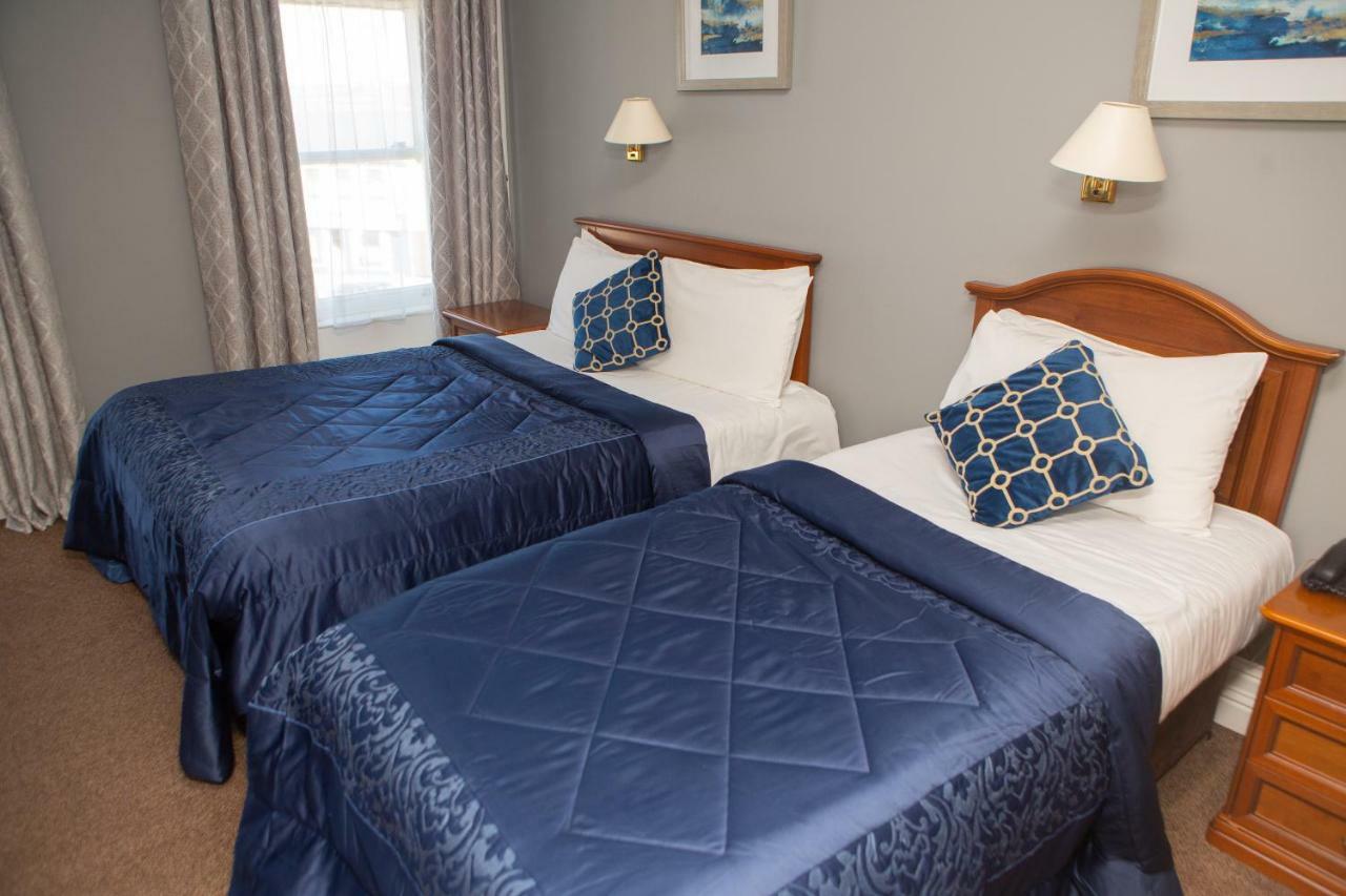 Leens Hotel Abbeyfeale Extérieur photo